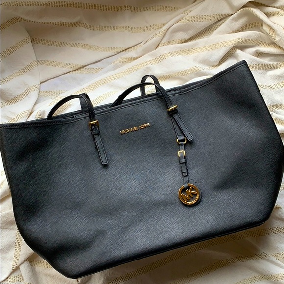 Michael Kors Handbags - Large Jet Set Tote